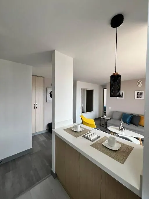 Beautiful Renovated Apart 23Rd Floor - View Medellin Apartment